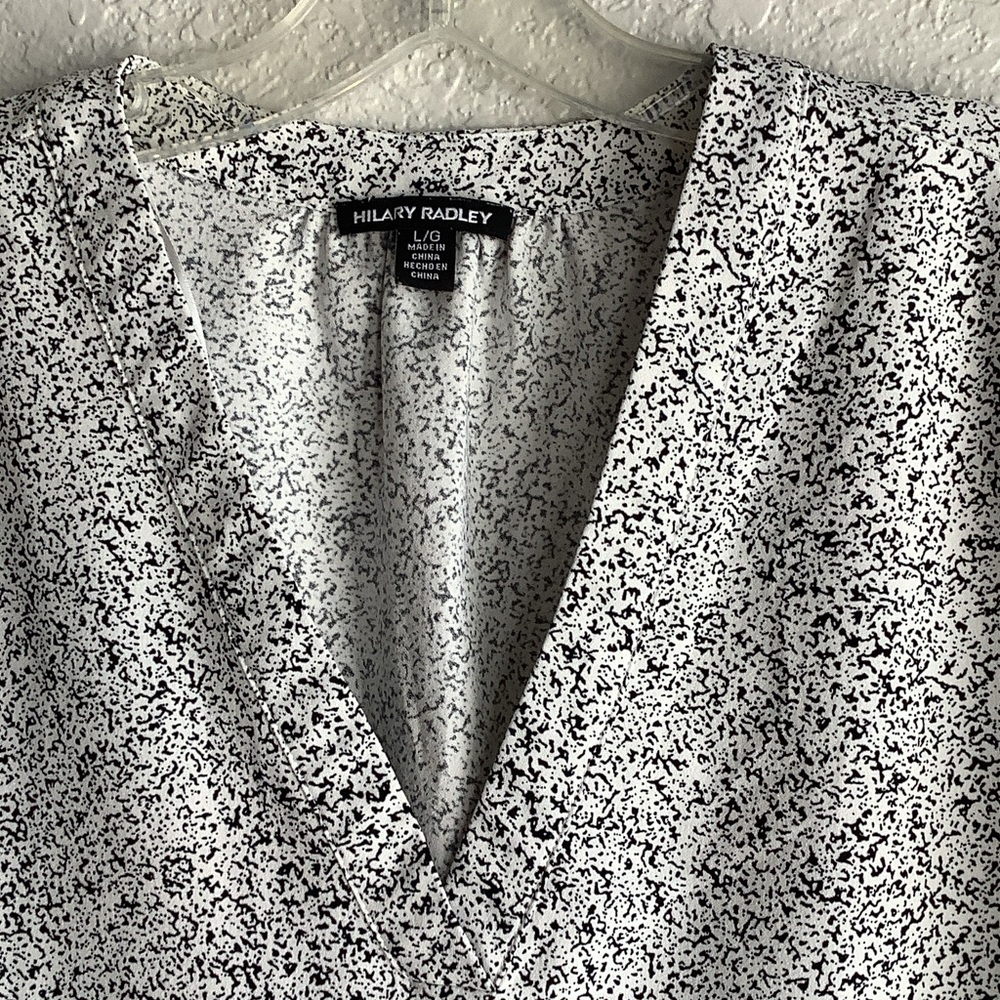 Hilary Radley White and Black Blouse - Picture 2 of 6